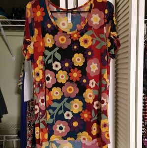 Lularoe Large Classic T, EUC